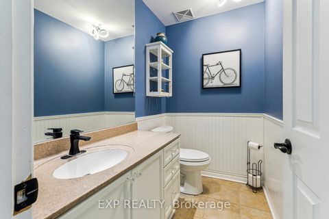 Photo 11 at 604 - 6 Toronto Street, City Centre, Barrie