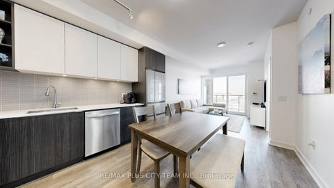 Photo 5 at 626 - 100 Eagle Rock Way, Rural Vaughan, Vaughan