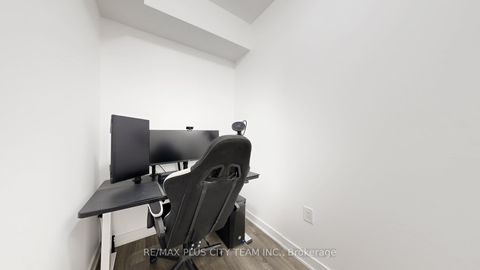 Photo 12 at 626 - 100 Eagle Rock Way, Rural Vaughan, Vaughan