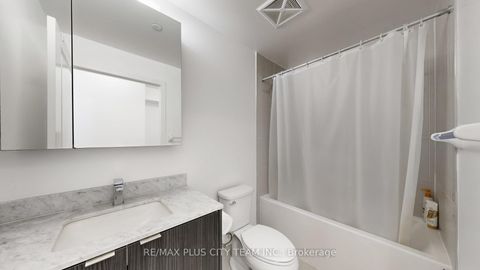 Photo 13 at 626 - 100 Eagle Rock Way, Rural Vaughan, Vaughan