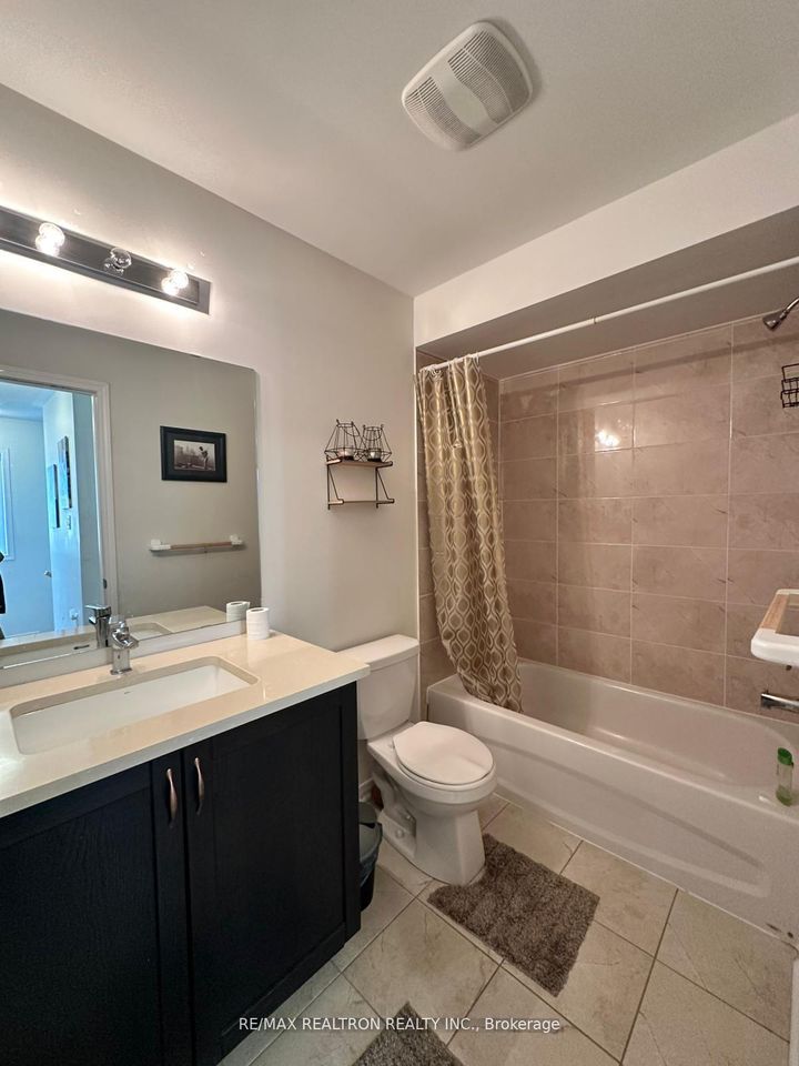 Photo 6 at 835 Atwater Path, Lakeview, Oshawa