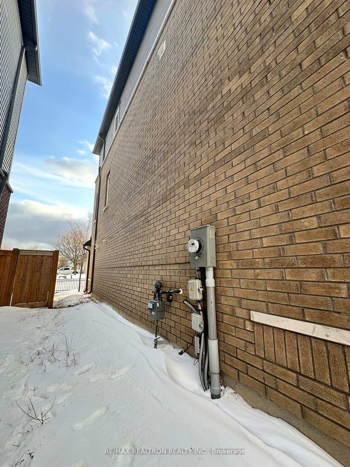 Photo 12 at 835 Atwater Path, Lakeview, Oshawa