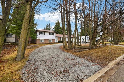 Photo 1 at 56 Lakeland Crescent, Oak Ridges Lake Wilcox, Richmond Hill