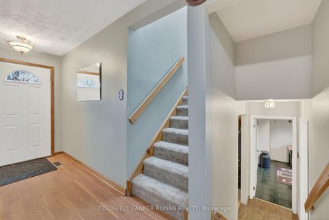 Photo 4 at 56 Lakeland Crescent, Oak Ridges Lake Wilcox, Richmond Hill