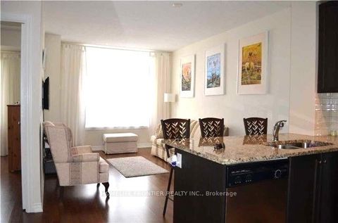 Photo 7 at 514 - 9245 Jane Street, Maple, Vaughan