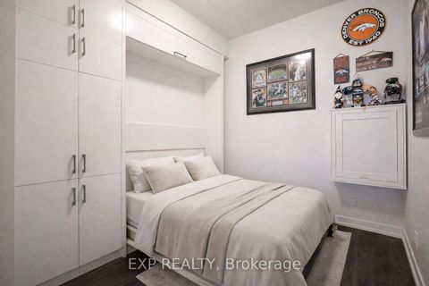 Photo 8 at 209 - 223 St Clair Avenue W, Casa Loma, Toronto