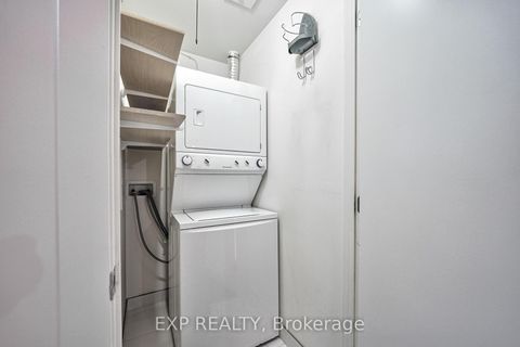 Photo 12 at 209 - 223 St Clair Avenue W, Casa Loma, Toronto