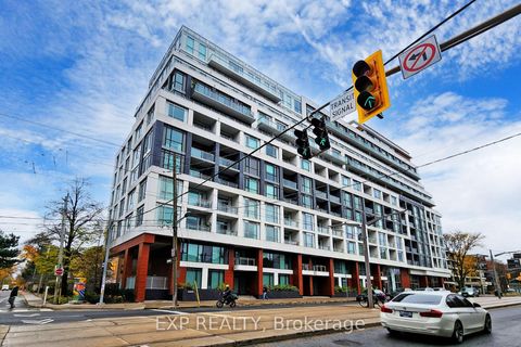 Photo 23 at 209 - 223 St Clair Avenue W, Casa Loma, Toronto