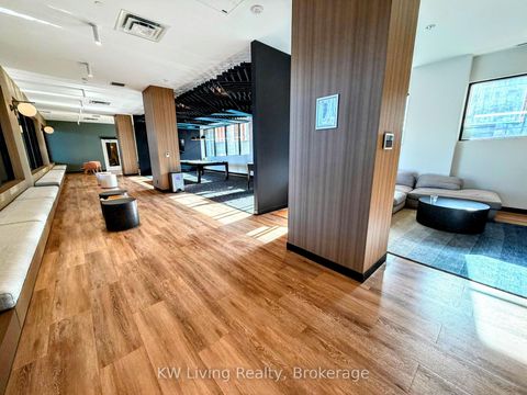 Photo 2 at 818 - 7950 Bathurst Street, Beverley Glen, Vaughan