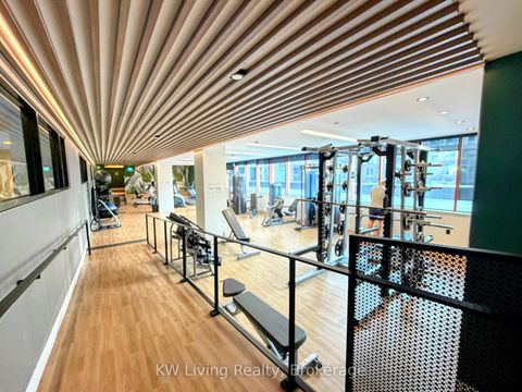 Photo 3 at 818 - 7950 Bathurst Street, Beverley Glen, Vaughan