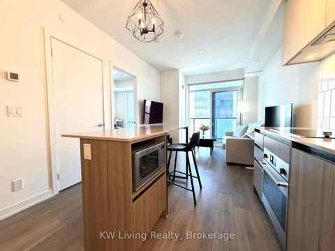 Photo 6 at 818 - 7950 Bathurst Street, Beverley Glen, Vaughan