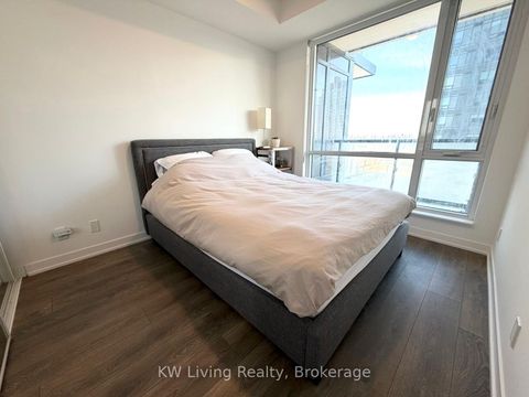 Photo 8 at 818 - 7950 Bathurst Street, Beverley Glen, Vaughan