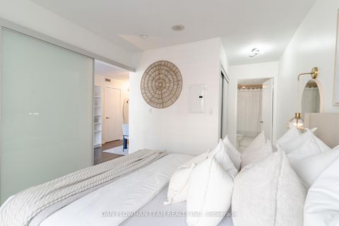 Photo 12 at 1006 - 8 Telegram Mews, Waterfront Communities C1, Toronto