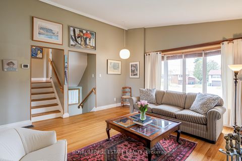 Photo 7 at 32 Benprice Court, Woburn, Toronto