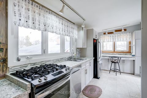 Photo 12 at 32 Benprice Court, Woburn, Toronto