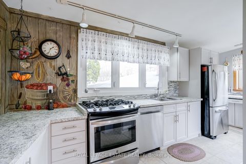 Photo 13 at 32 Benprice Court, Woburn, Toronto