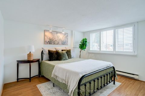 Photo 25 at 32 Benprice Court, Woburn, Toronto