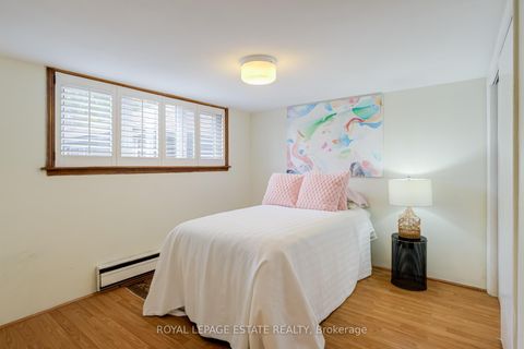 Photo 26 at 32 Benprice Court, Woburn, Toronto