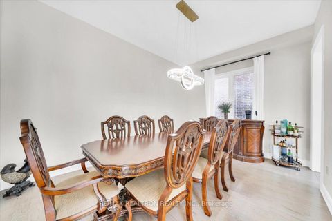 Photo 7 at 157 Prairie Rose Drive, Rural Richmond Hill, Richmond Hill