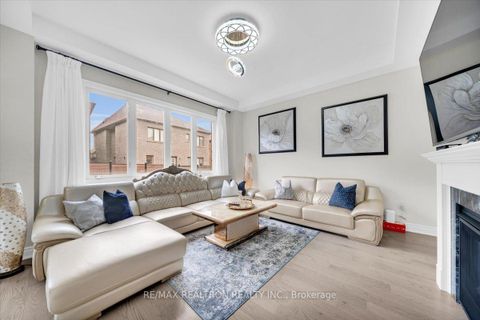 Photo 9 at 157 Prairie Rose Drive, Rural Richmond Hill, Richmond Hill