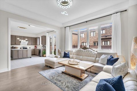 Photo 10 at 157 Prairie Rose Drive, Rural Richmond Hill, Richmond Hill