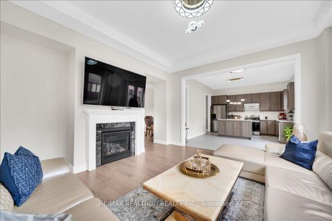 Photo 11 at 157 Prairie Rose Drive, Rural Richmond Hill, Richmond Hill