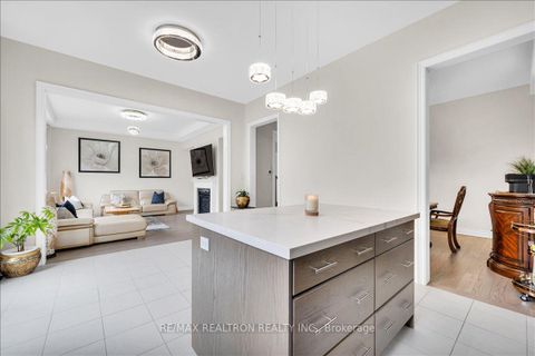 Photo 14 at 157 Prairie Rose Drive, Rural Richmond Hill, Richmond Hill