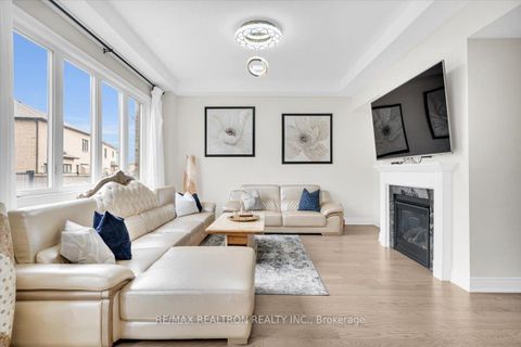 Photo 15 at 157 Prairie Rose Drive, Rural Richmond Hill, Richmond Hill