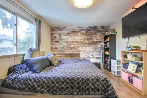 Photo 16 at 16 Gloria Street, Sunnidale, Barrie