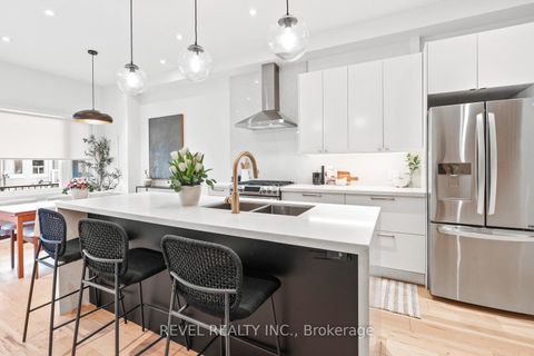 Photo 8 at 23 Manning Avenue, Bellwoods, Toronto