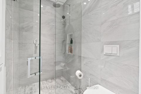 Photo 26 at 23 Manning Avenue, Bellwoods, Toronto