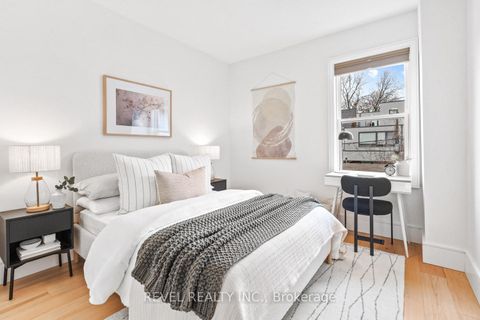 Photo 28 at 23 Manning Avenue, Bellwoods, Toronto