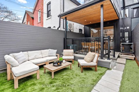 Photo 33 at 23 Manning Avenue, Bellwoods, Toronto