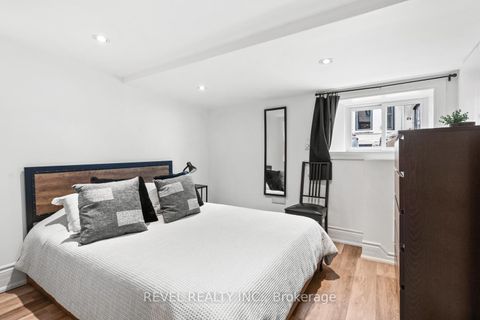 Photo 40 at 23 Manning Avenue, Bellwoods, Toronto