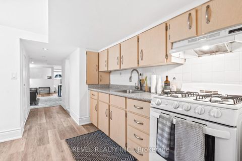 Photo 42 at 23 Manning Avenue, Bellwoods, Toronto