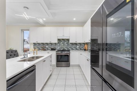 Photo 11 at 64 Coldwell Bay Circle, Kleinburg, Vaughan