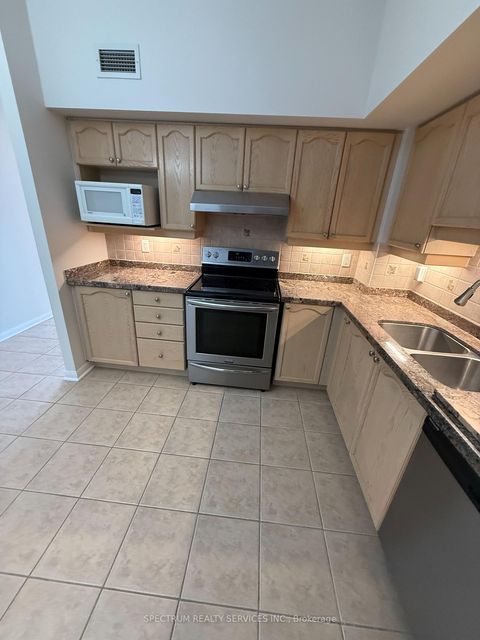 Photo 5 at 516 - 2500 Rutherford Road, Maple, Vaughan