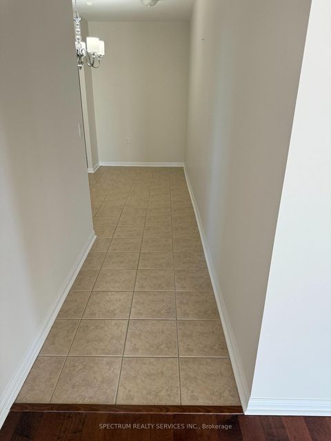 Photo 7 at 516 - 2500 Rutherford Road, Maple, Vaughan