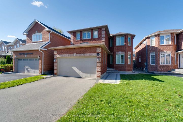 Photo 2 at 3841 Periwinkle Crescent, Lisgar, Mississauga