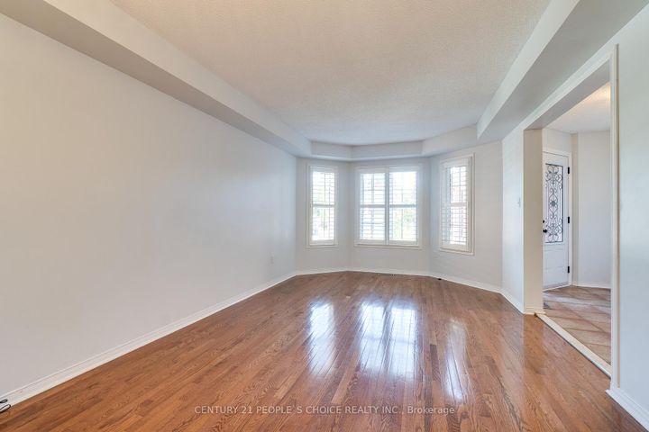 Photo 5 at 3841 Periwinkle Crescent, Lisgar, Mississauga