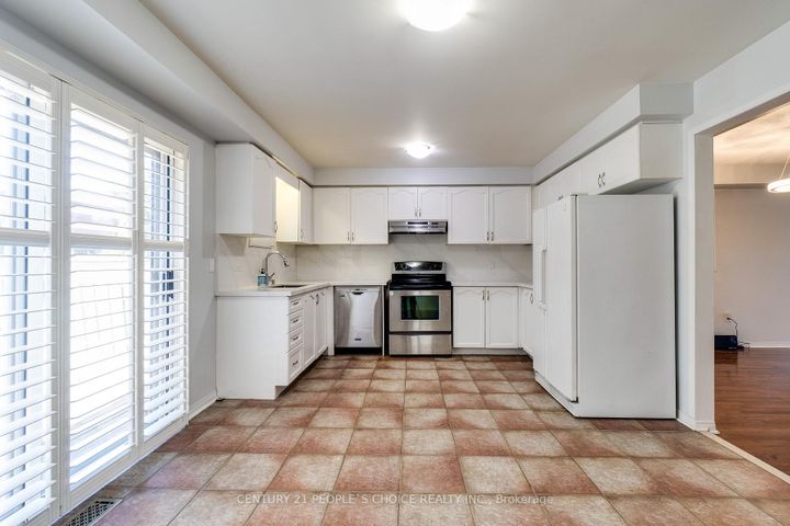 Photo 12 at 3841 Periwinkle Crescent, Lisgar, Mississauga