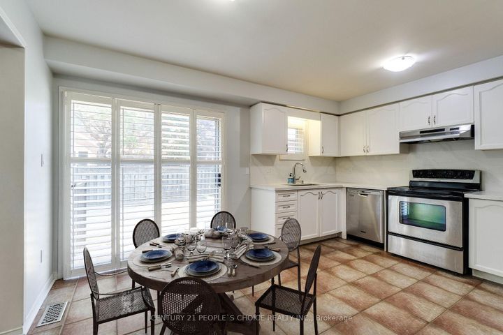 Photo 13 at 3841 Periwinkle Crescent, Lisgar, Mississauga