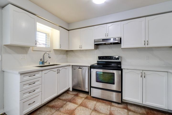 Photo 16 at 3841 Periwinkle Crescent, Lisgar, Mississauga