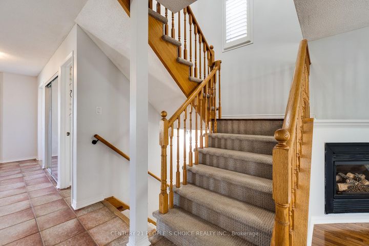 Photo 19 at 3841 Periwinkle Crescent, Lisgar, Mississauga