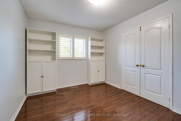 Photo 23 at 3841 Periwinkle Crescent, Lisgar, Mississauga