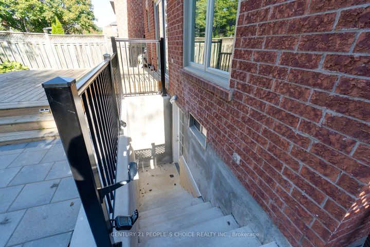 Photo 45 at 3841 Periwinkle Crescent, Lisgar, Mississauga