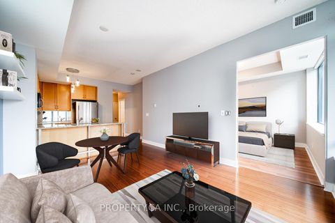 Photo 3 at 1314 - 438 King Street W, Waterfront Communities C1, Toronto