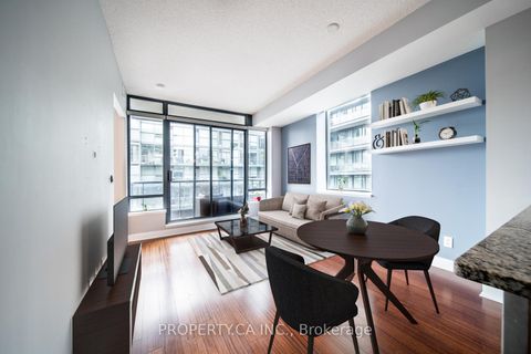 Photo 4 at 1314 - 438 King Street W, Waterfront Communities C1, Toronto