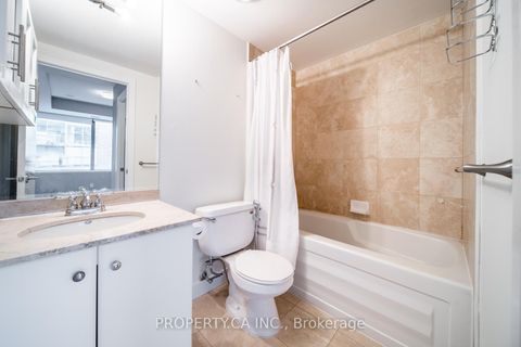 Photo 12 at 1314 - 438 King Street W, Waterfront Communities C1, Toronto