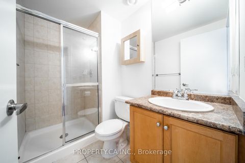 Photo 13 at 1314 - 438 King Street W, Waterfront Communities C1, Toronto